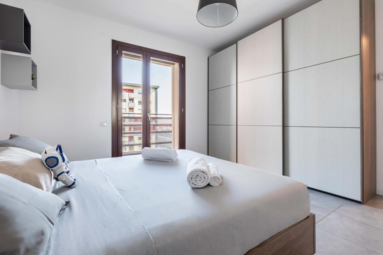Sarca 11Th Floor Apartman Milánó Kültér fotó